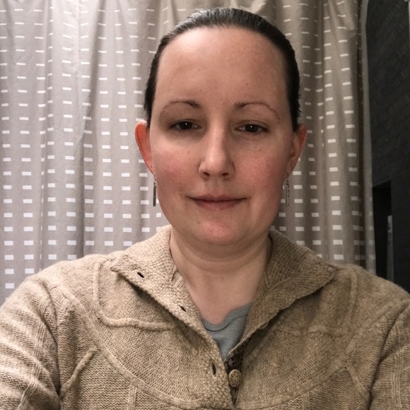 Meet your Posher, Kaitlin - Picture 8 of 8